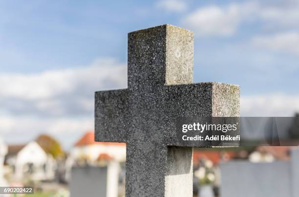 blank tombstone - blank gravestone stock pictures, royalty-free photos & images