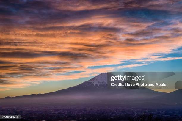 fuji sunset scenery - 静岡県 stockfoto's en -beelden