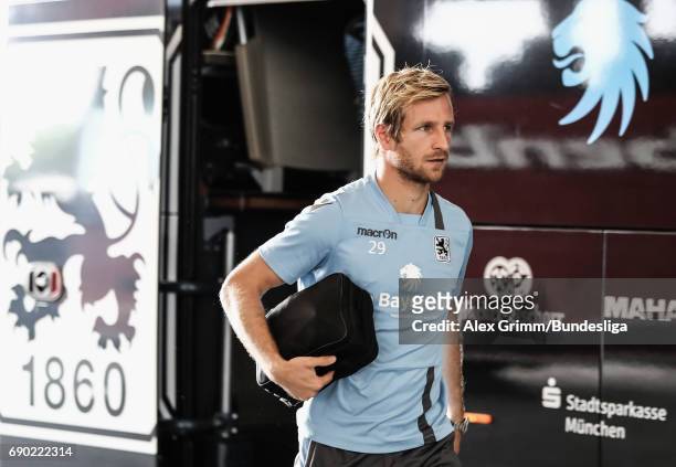 Stefan Aigner of 1860 Muenchen arrives for the 2. Bundesliga Playoff leg 2 match between 1860 Muenchen and Jahn Regensburg at Allianz Arena on May...