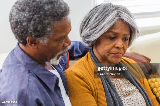 senior ömhet - african american man depressed bildbanksfoton och bilder