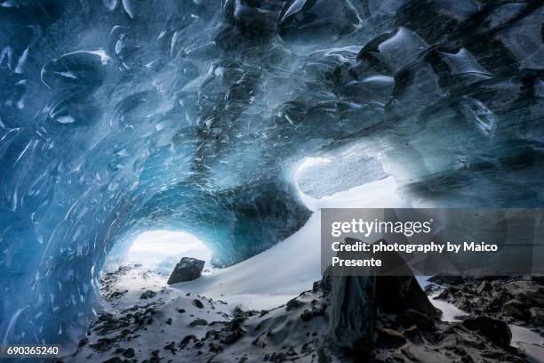 ice cave iv - presente stock pictures, royalty-free photos & images