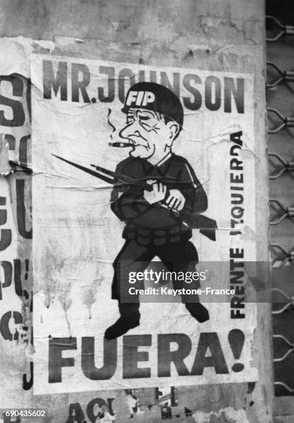 Affiche du front de libération de gauche caricaturant le président américain Lyndon B Johnson avec le slogan 'Mr Johnson, fuera !' à Montevideo,...