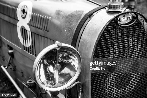 bugatti type 35 vintage race car - car race old stock pictures, royalty-free photos & images