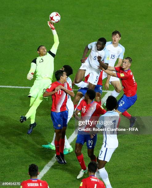 Costa Rica goalkeeper Erick Pineda punches the ball away during the FIFA U-20 World Cup Korea Republic 2017 Round of 16 match between England and...