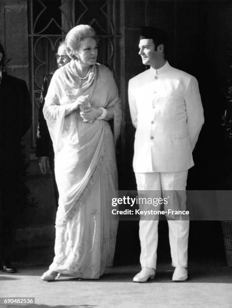 La bégum des Ismaéliens Aga Khan Yvette Labrousse, veuve d'Aga Khan III, rue des Ursins à Paris, France, le 28 octobre 1969.