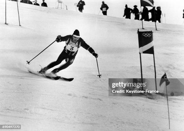 Jean-Claude Killy photographié pendant l'épreuve du slalom géant, à Grenoble, France en février 1968.