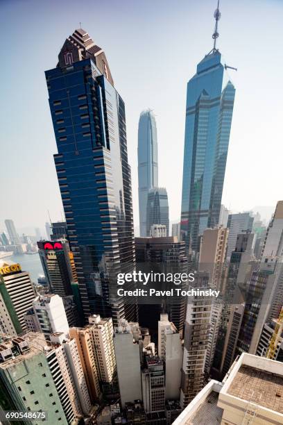 the center, 2ifc and cetral plaza, hong kong - 2 international finance center stockfoto's en -beelden