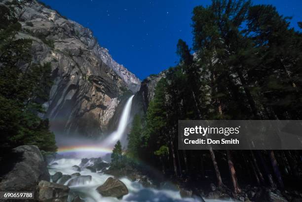 moonbow over lower yosemite fall horizontal - moonbow 個照片及圖片檔