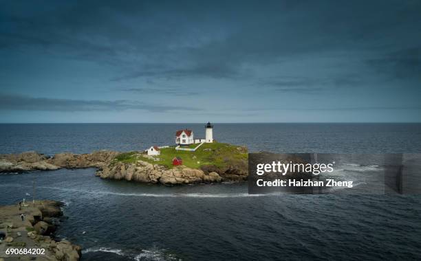 nubble lighthouse and coastine of maine - york maine stock pictures, royalty-free photos & images