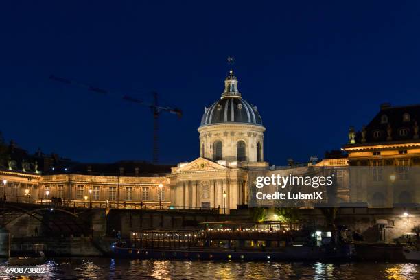 paris - grúa stock pictures, royalty-free photos & images