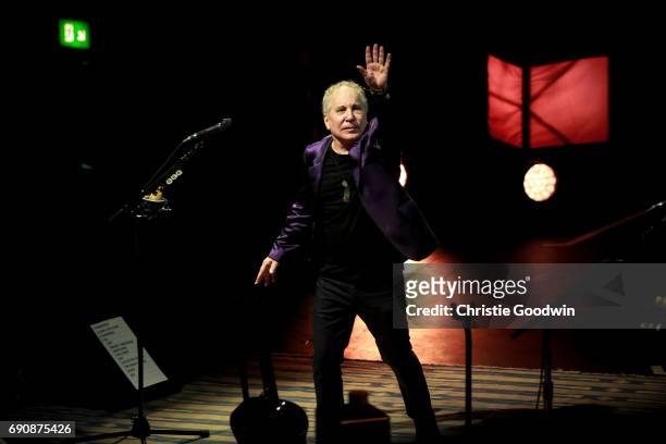 Paul Simon performs on stage at the Royal Albert Hall on 7 November 2016 in London, United Kingdom.