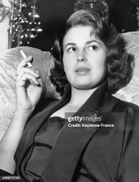 Portrait de Silvana Mangano à son hôtel à Paris, France, le 28 octobre 1950.