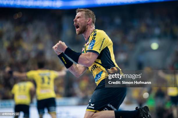 Gudjon Valur Sigurdsson of Rhein-Neckar Loewen celebrates during the DKB HBL match between Rhein-Neckar Loewen and THW Kiel at SAP Arena on May 31,...