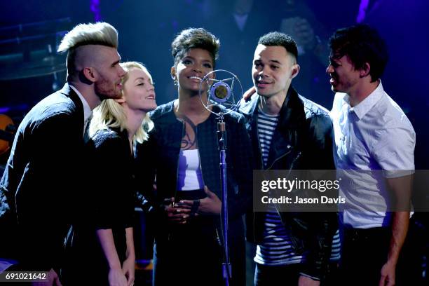Colton Dixon, Sarah Reeves, Jasmine Murray, Tauren Wells, and Mike Donehey perform onstage with Crowder at the 5th Annual KLOVE Fan Awards at The...