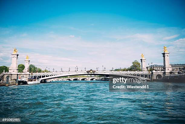 france, paris, view to pont alexandre iii from seine - fluss seine stock-fotos und bilder