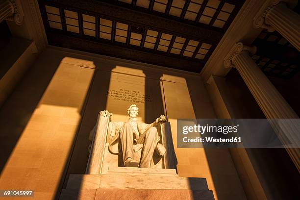 usa, washington dc, lincoln memorial at sunrise - lincoln memorial photos et images de collection