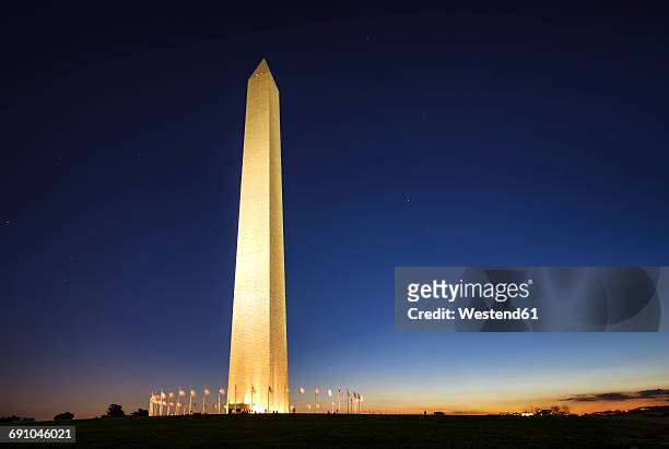usa, washington dc, national mall, view to washington monument by night - washington dc monuments stock pictures, royalty-free photos & images