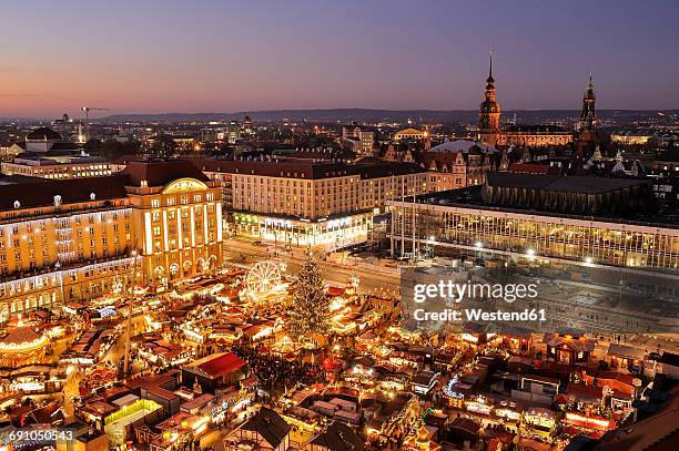 germany, dresden, elevated view of striezelmarkt christmas market - mercado de natal imagens e fotografias de stock