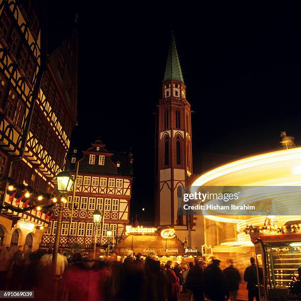 romerberg square at night, frankfurt, germany - chiesa-di-san-nicola-romerberg foto e immagini stock