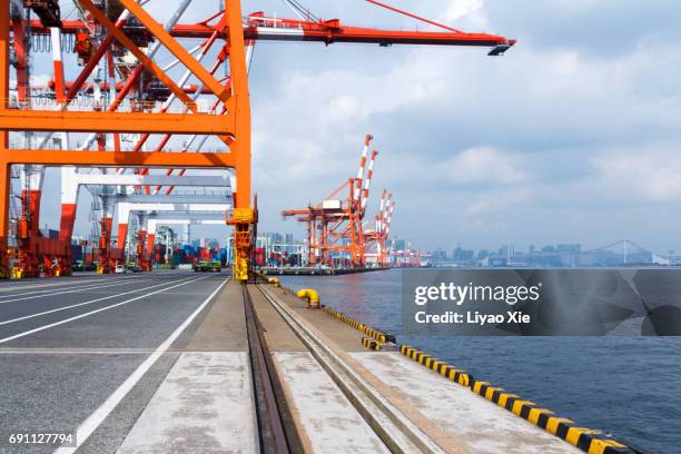 container terminal - jetty stock pictures, royalty-free photos & images