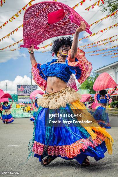 Participants of the dance contest during the celebration of Dinagyang in homage to "The Santo Niño", Iloilo, Philippines, Asia Participants of the...