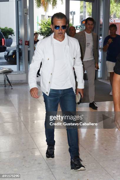 Antonio Banderas arrives to the Miami Fashion Week Master Classes at Miami Dade College on June 1, 2017 in Miami, Florida.