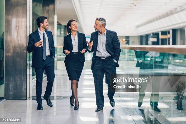 friendly business discussion - business perfection stock pictures, royalty-free photos & images