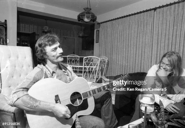 Singer/songwriter Gregg Allman and Dickey Betts are photographed at home in August 1975. CREDIT MUST READ: Ken Regan/Camera 5 via Contour by Getty...