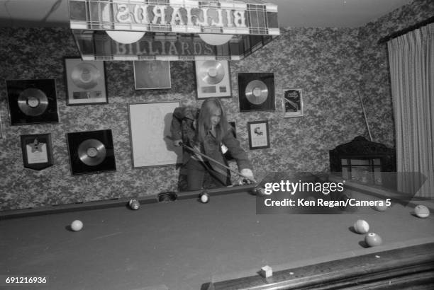 Singer/songwriter Gregg Allman of the Allman Brothers Band is photographed at home in August 1975. CREDIT MUST READ: Ken Regan/Camera 5 via Contour...