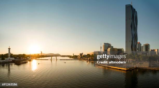 panorama wien donau city und der donauinsel - danube river stock-fotos und bilder