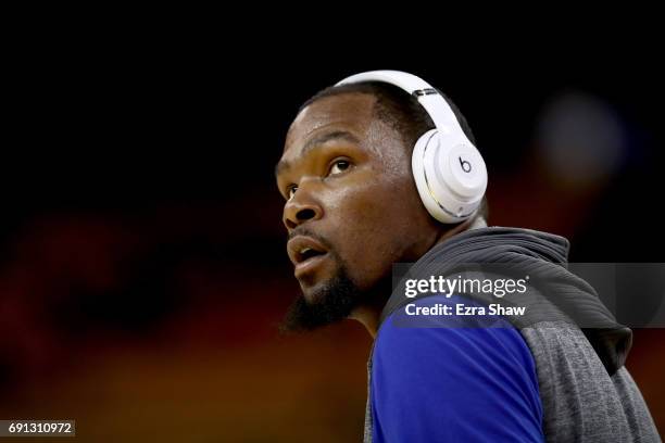 Kevin Durant of the Golden State Warriors warms up prior to Game 1 of the 2017 NBA Finals against the Cleveland Cavaliers at ORACLE Arena on June 1,...