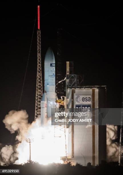 French Space Rockets 32 Boeing Satellite Systems Stock Photos, High-Res Pictures, and Images ...