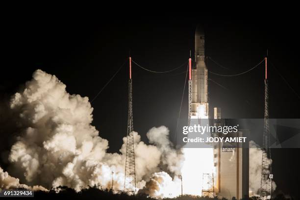 French Space Rockets 32 Boeing Satellite Systems Stock Photos, High-Res Pictures, and Images ...