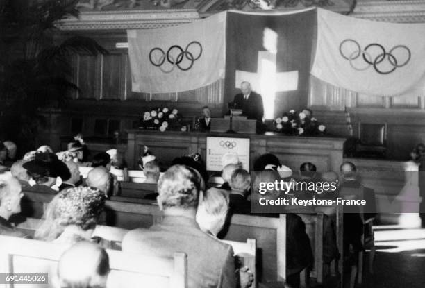 Sigfrid Eström, président du CIO, prononce un discours, à Lausanne, Suisse en 1946.