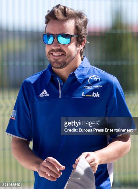 análisis visa cartel 16 fotos e imágenes de Fernando Alonso Attends Spanish Kart Racing In  Asturias - Getty Images