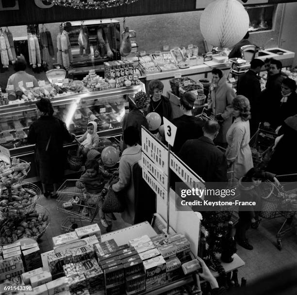 Le premier supermarché paysan a ouvert à Rosny-sous-Bois, France, le 10 décembre 1964 - Il doit servir d'expérimentation pour étudier les mécanismes...