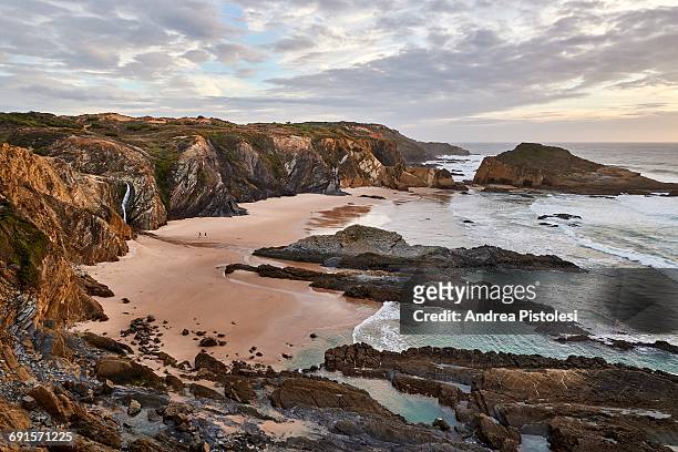 atlantic coast in alentejo, portugal - alentejo photos et images de collection