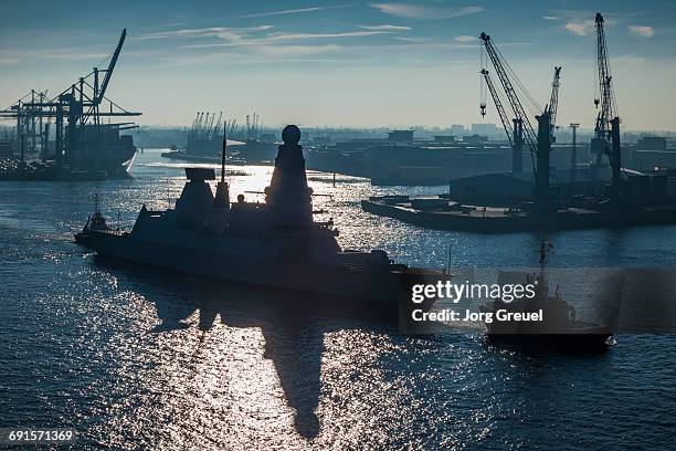 warship - kriegsschiff stock-fotos und bilder