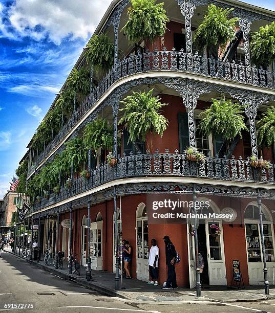 the french quarter in new orleans - french quarter stock-fotos und bilder