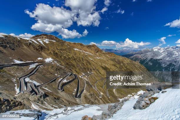stelvio pass road, south tyrol, italy, europe - passo dello stelvio stock pictures, royalty-free photos & images