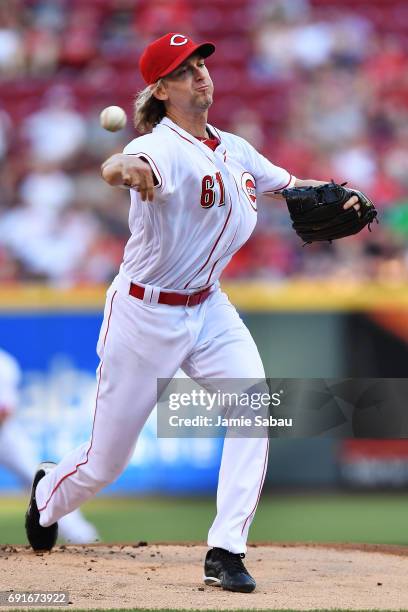 Bronson Arroyo of the Cincinnati Reds pitches in the first inning against the Atlanta Braves at Great American Ball Park on June 2, 2017 in...