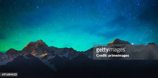 mount cook and lake matheson new zealand with milky way - new zealand night stock pictures, royalty-free photos & images