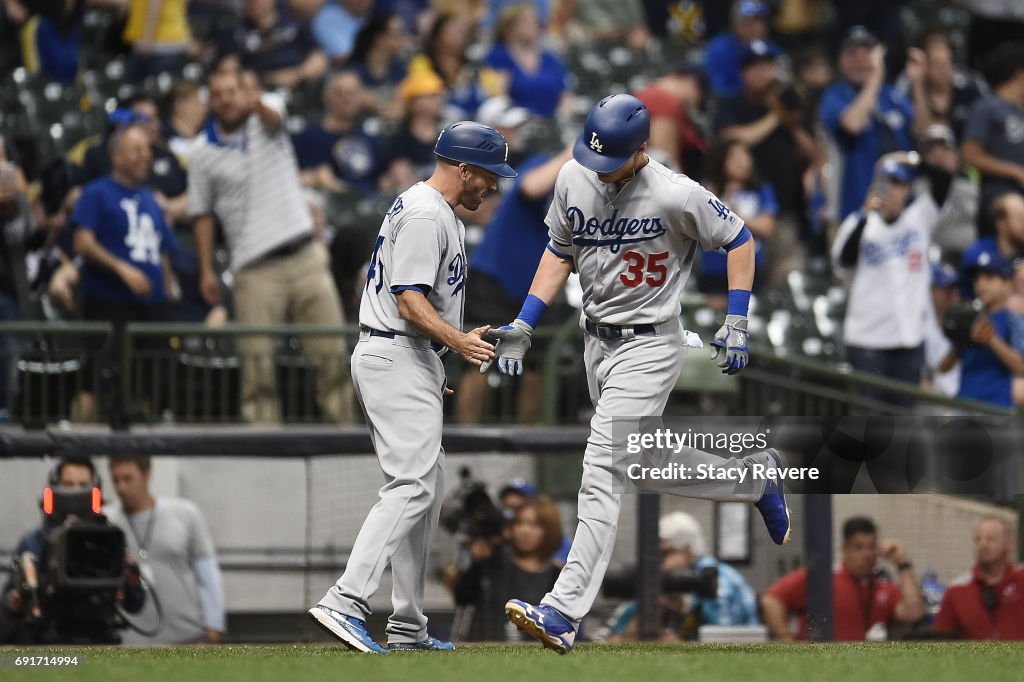 Los Angeles Dodgers v Milwaukee Brewers