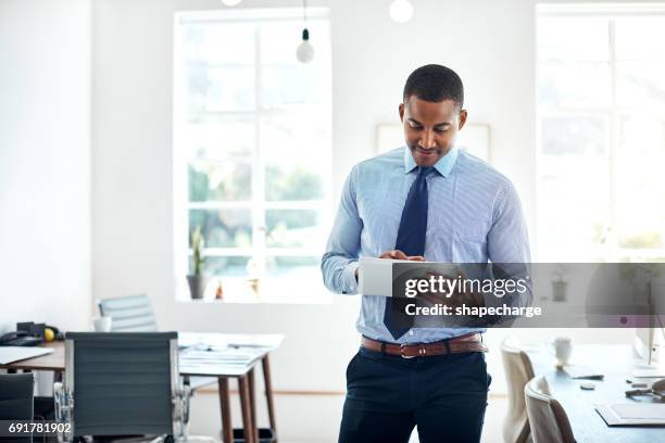 gestão do seu negócio com as mais avançadas ferramentas - most handsome black men - fotografias e filmes do acervo