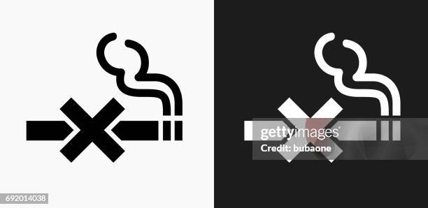 kein rauchen symbol auf schwarz-weiß-vektor-hintergründe - rauchverbotsschild stock-grafiken, -clipart, -cartoons und -symbole