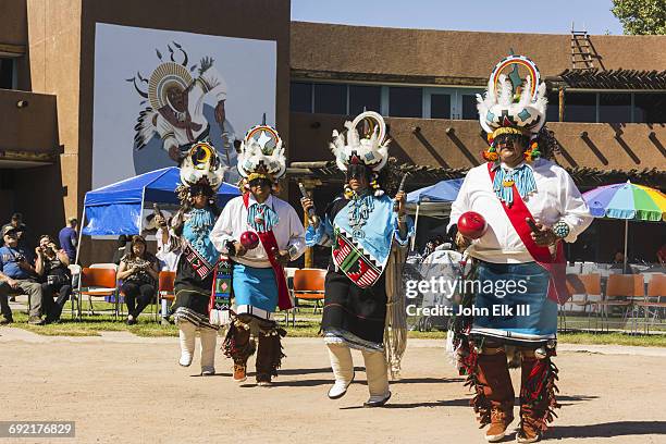 zuni eagle dance performance - anasazi culture fotografías e imágenes de stock