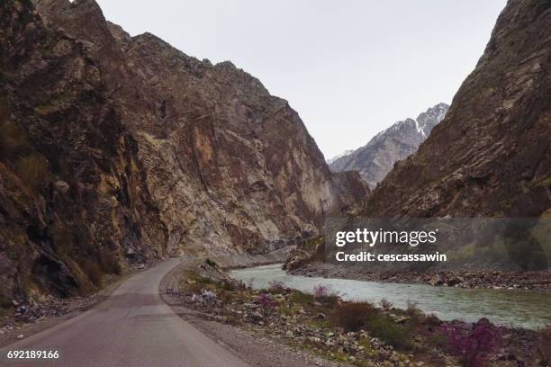 pamir highway, tajikistan - go with afghanistan stock pictures, royalty-free photos & images