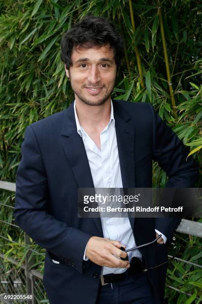 Actor Jeremie Elkaim attends the 2017 French Tennis Open - Day Height at Roland Garros on June 4, 2017 in Paris, France.