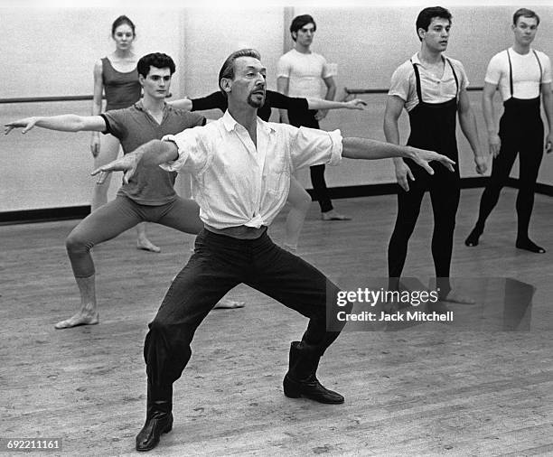 Choreographer Jack Cole teaches a jazz class at Harkness House for Ballet Arts in New York, April 27, 1966.