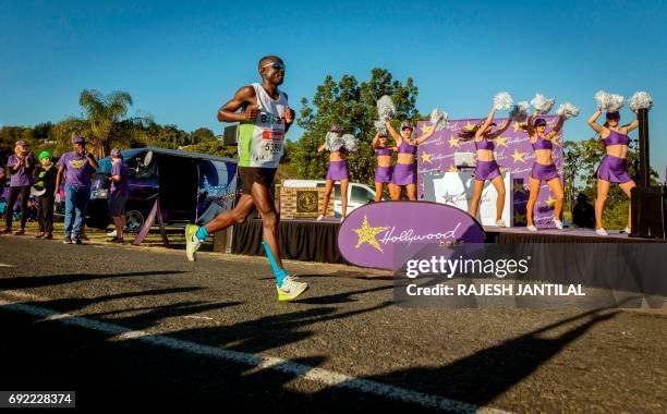 Runner Fans Only Marathon Fans Photos and Premium High Res Pictures - Getty Images